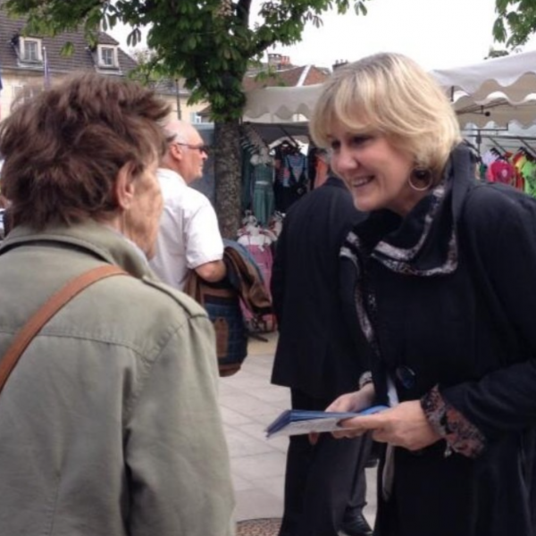 Nadine Morano sur le marché de Vesoul