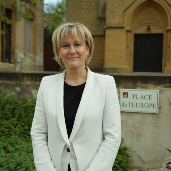 Nadine Morano à Scy-Chazelles devant la maison de Robert Schuman